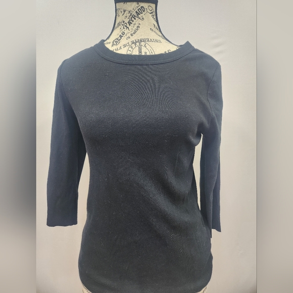 Banana Republic basic tshirt - Picture 1 of 3